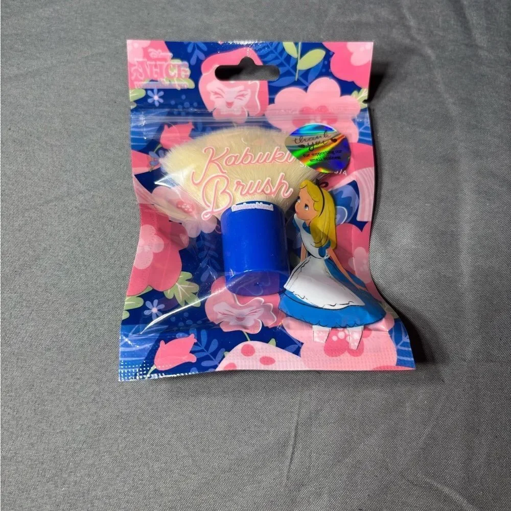 New Alice in Wonderland Kabuki Brush NWT